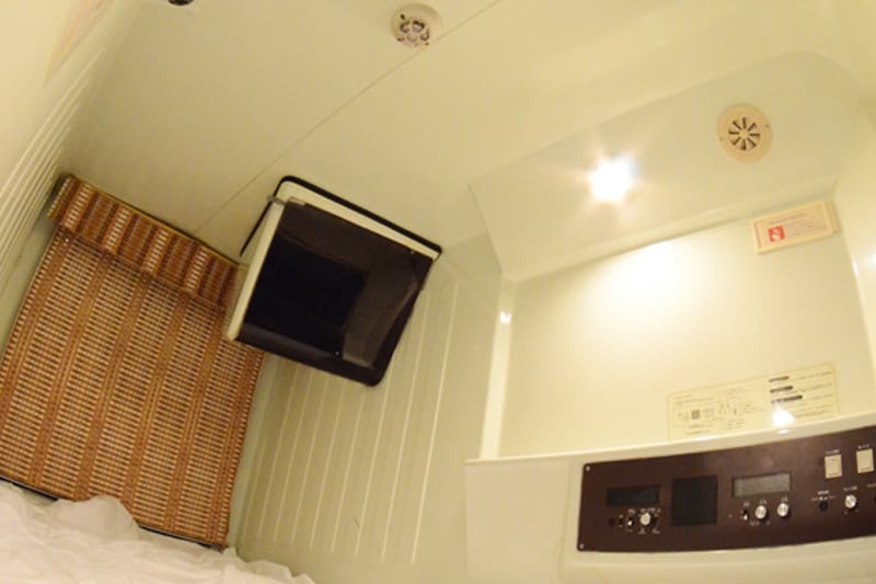 Capsule Hotel