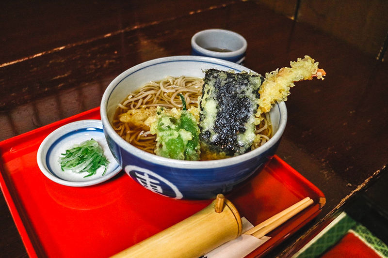 ทริปตามล่าใบไม้แดงที่โทโฮคุ (Tohoku) ร้านวังโกะโซบะ Azumaya