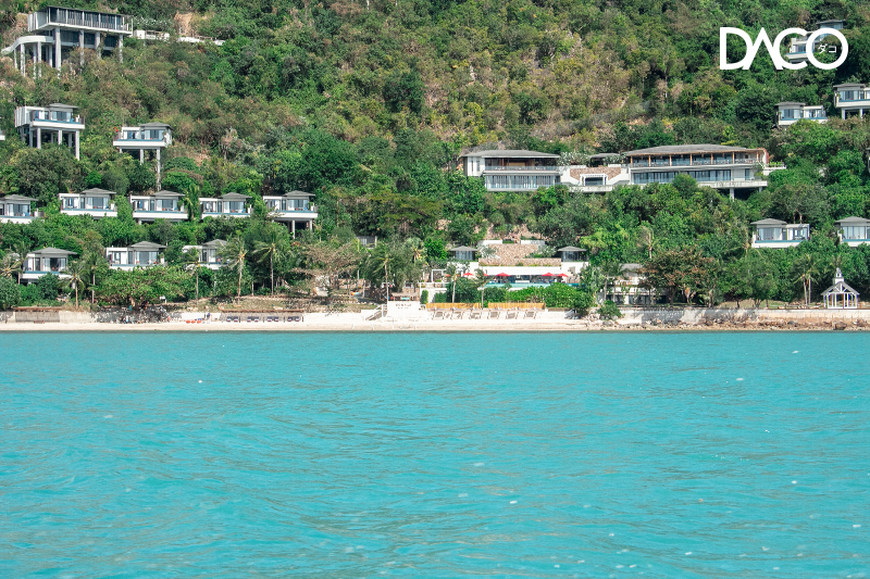 ทะเล ท้องฟ้า และพระอาทิตย์ตกที่งดงาม "Conrad Koh Samui"