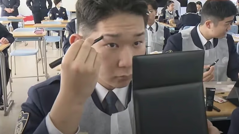 โรงเรียนตำรวจในญี่ปุ่นเปิดหลักสูตรเพิ่ม Make-up Skills