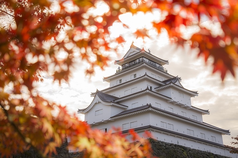 เที่ยว Fukushima ไม่ซ้ำใครในฤดูใบไม้เปลี่ยนสีปีนี้! - ปราสาทสึรุงะ (Tsuruga Castle)