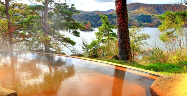 โรงแรมอุระบันได เลครีสอร์ท (Urabandai Lake Resort)