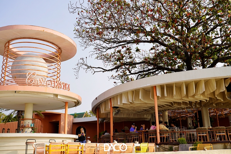 Casa Tropika บ้านริมทะเลที่เสิร์ฟความทรอปิคอลผ่านอาหารและบรรยากาศ
