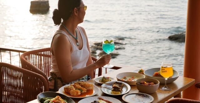 Casa Tropika บ้านริมทะเลที่เสิร์ฟความทรอปิคอลผ่านอาหารและบรรยากาศ