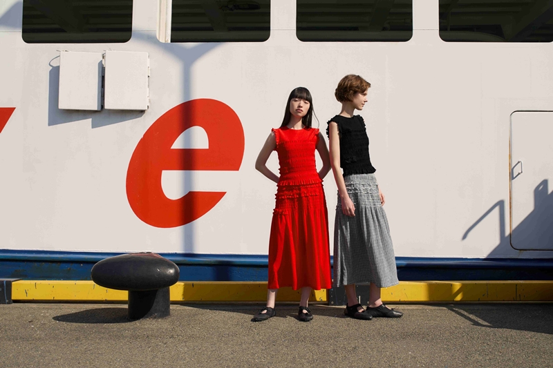 UNIQLO and Cecilie Bahnsen ถ่ายทอด LifeWear ที่ผสานความโรแมนติกไว้อย่างลงตัว