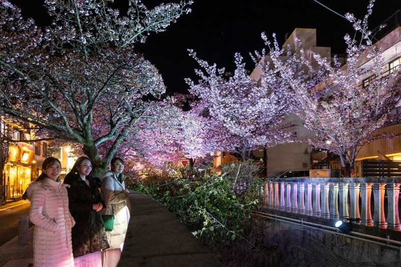 Atami เมืองพักผ่อนริมทะเลใกล้โตเกียว